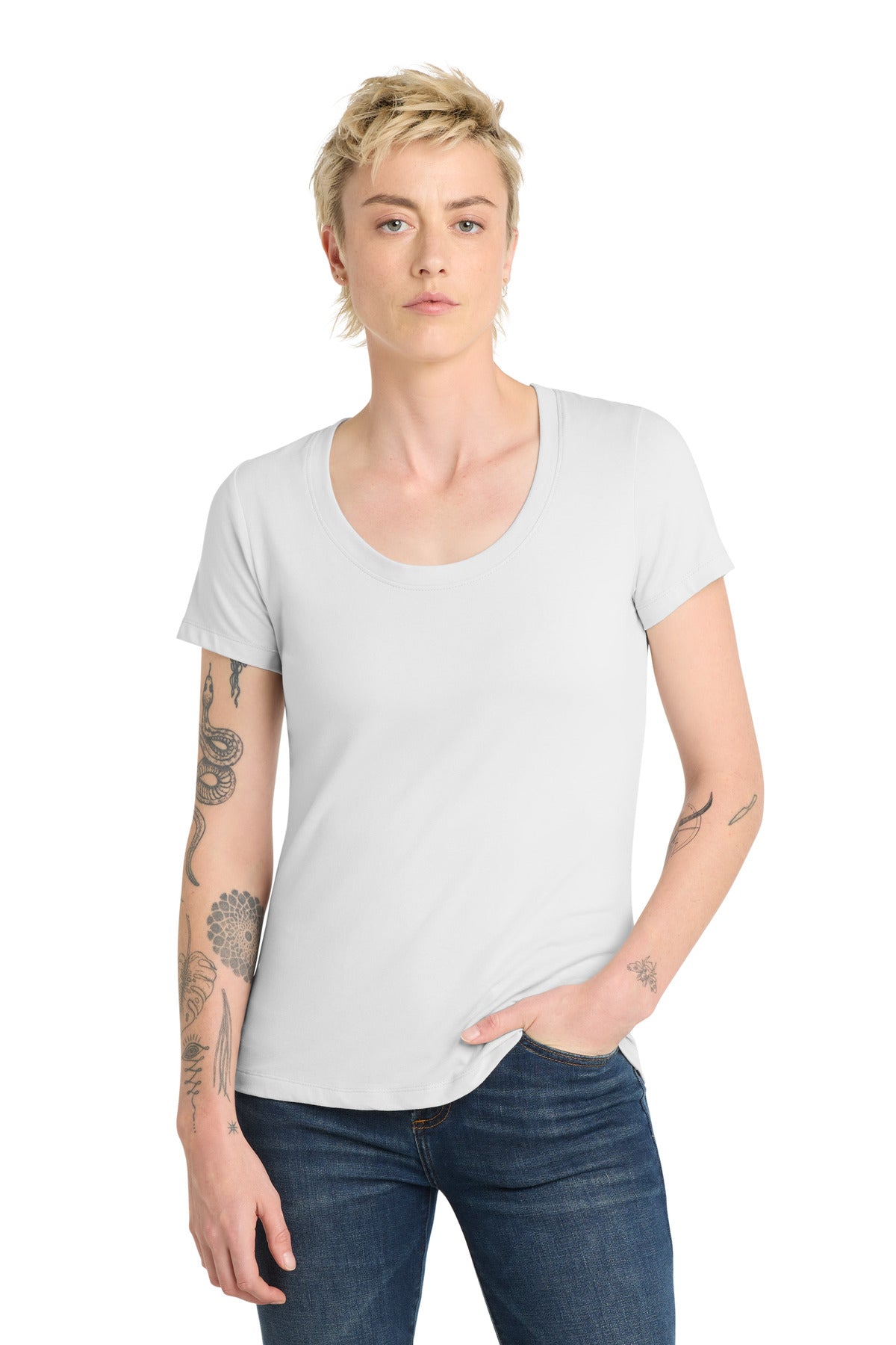 District Women's Flex Scoop Neck Tee DT7501